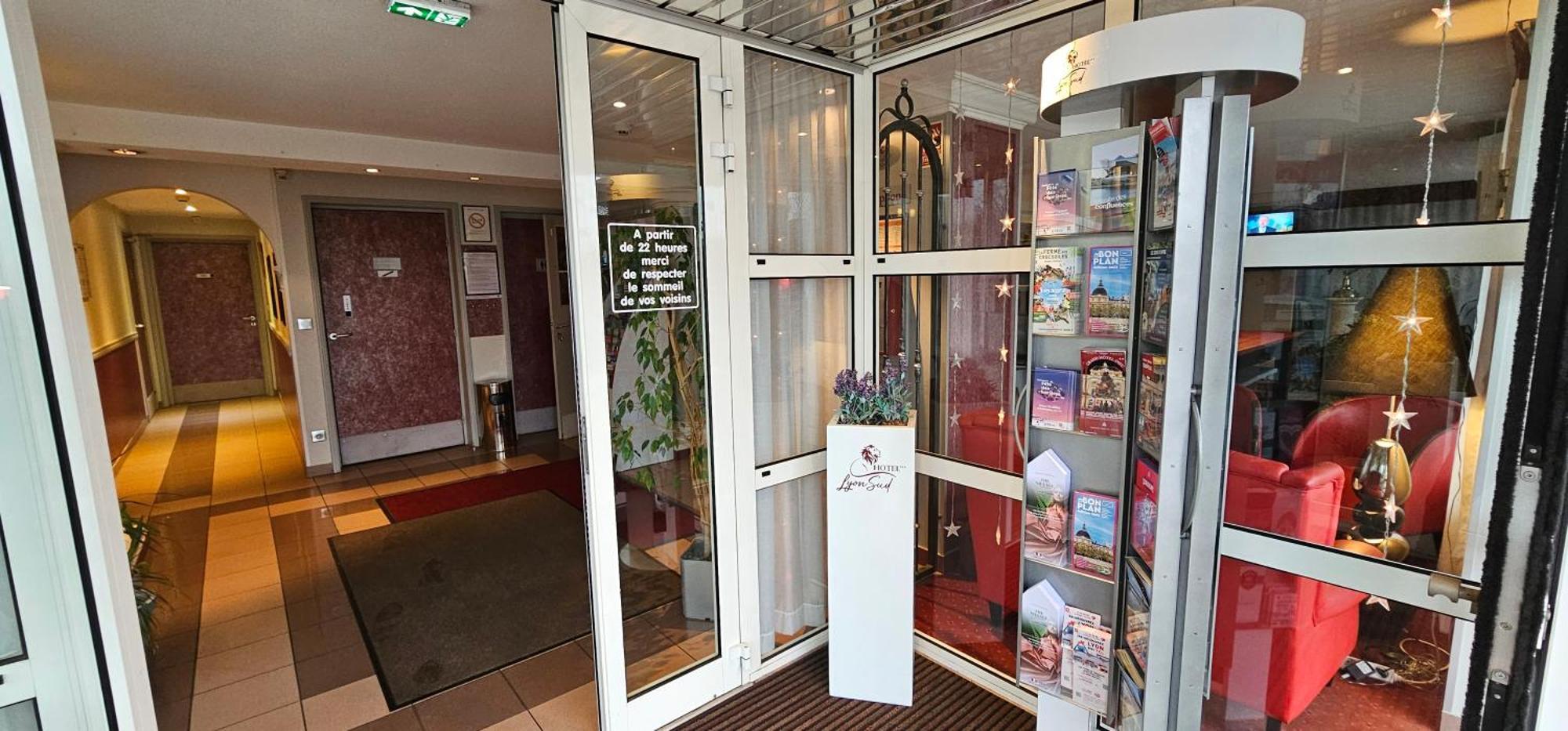 Hotel Lyon Sud, Pierre Benite, St Genis Laval Dış mekan fotoğraf