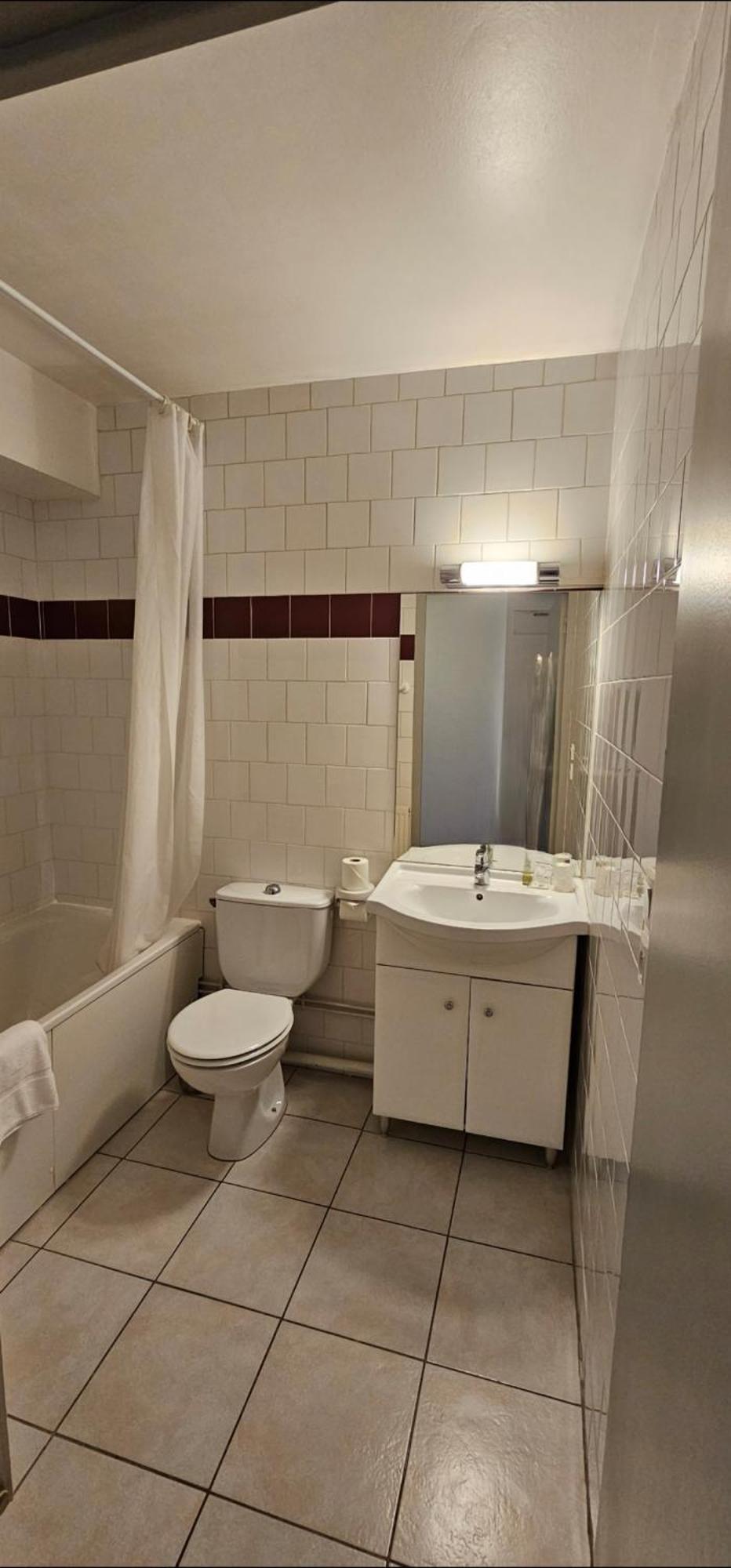 Hotel Lyon Sud, Pierre Benite, St Genis Laval Dış mekan fotoğraf