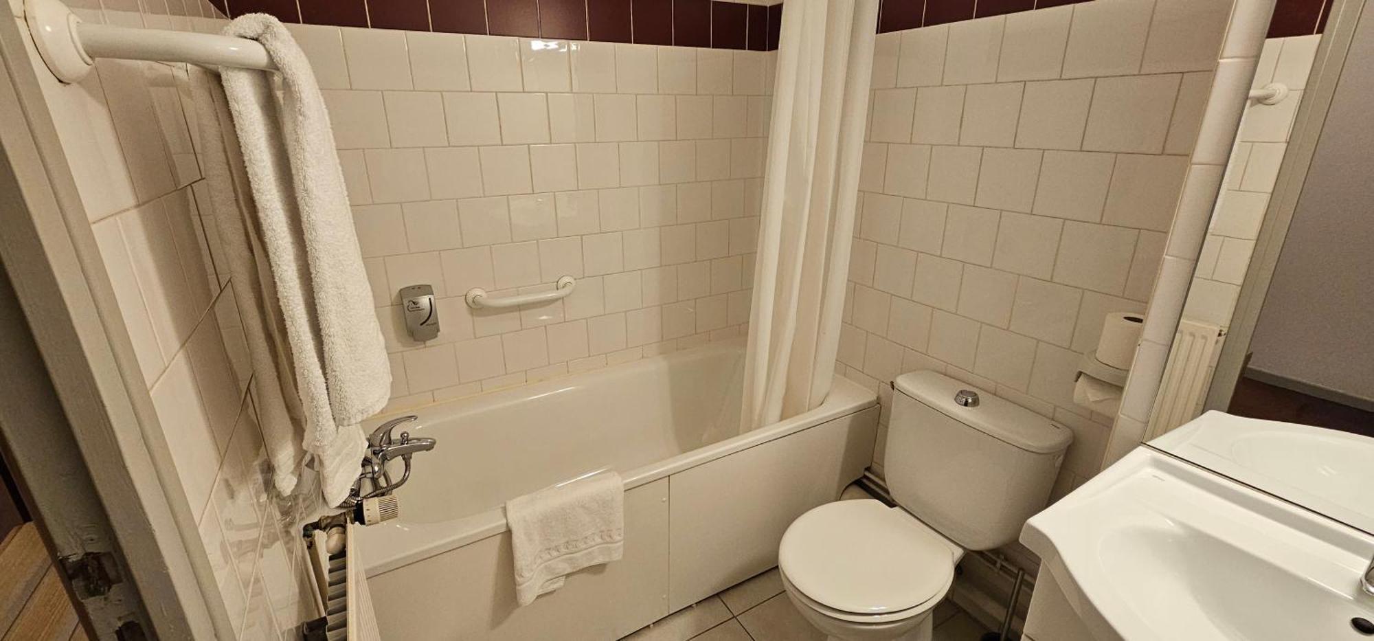Hotel Lyon Sud, Pierre Benite, St Genis Laval Dış mekan fotoğraf